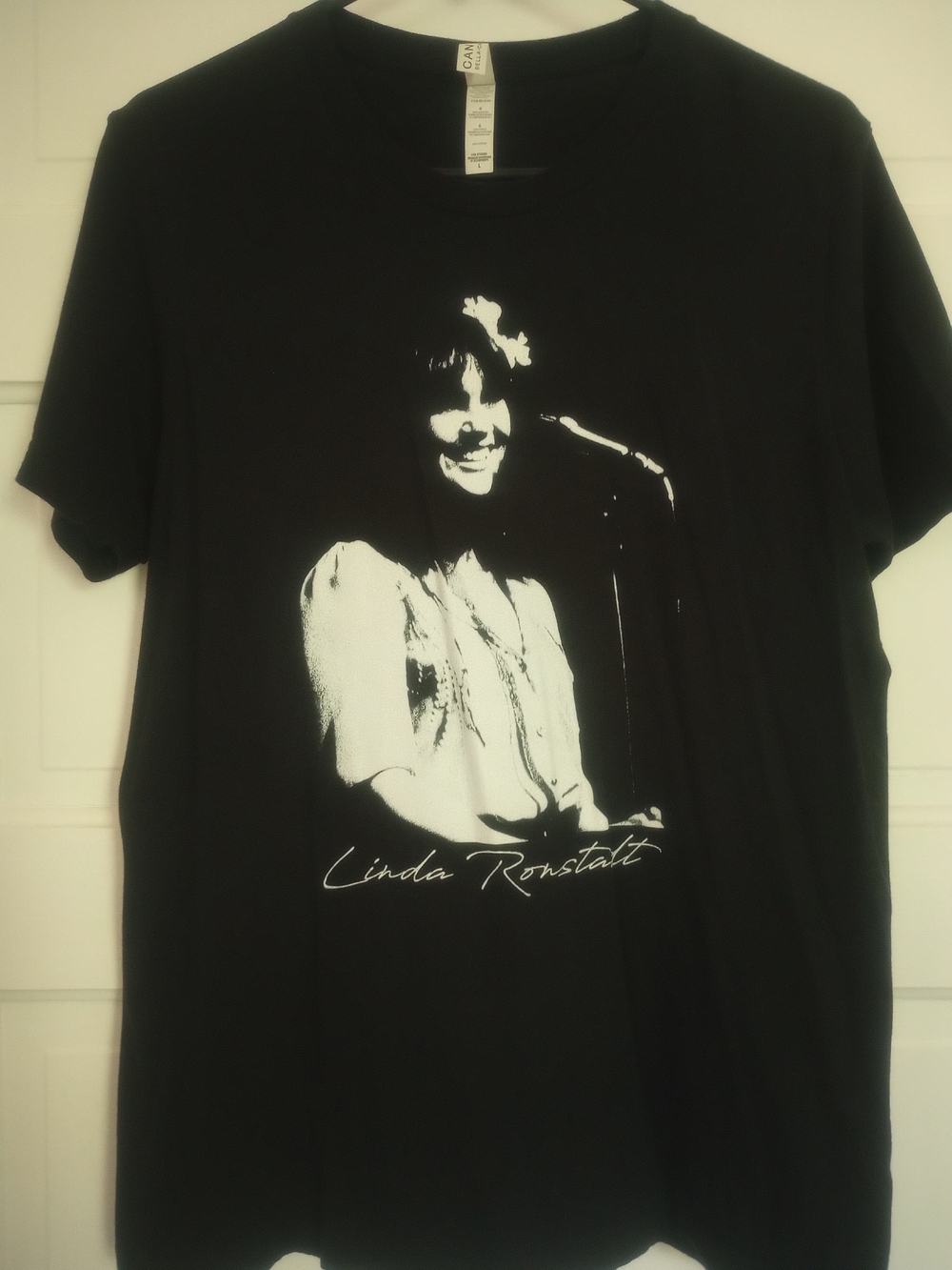 Black Linda Ronstadt Graphic Tee